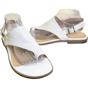 Vionic White Textured Women's Sandals